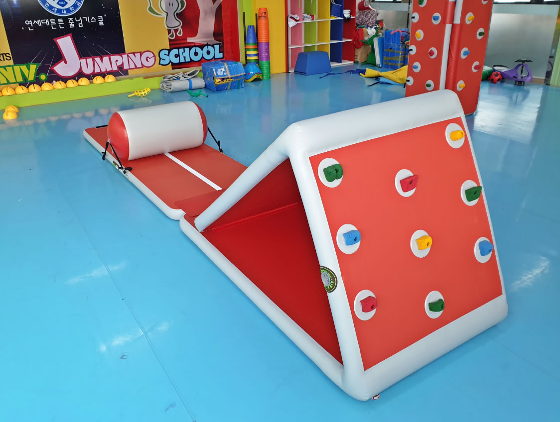 set climbing triangle set